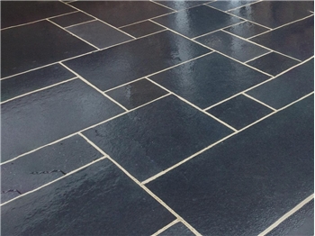 Calibrated 22mm Indian Stone Paving Black Limestone (16.5m2 Project Pack)